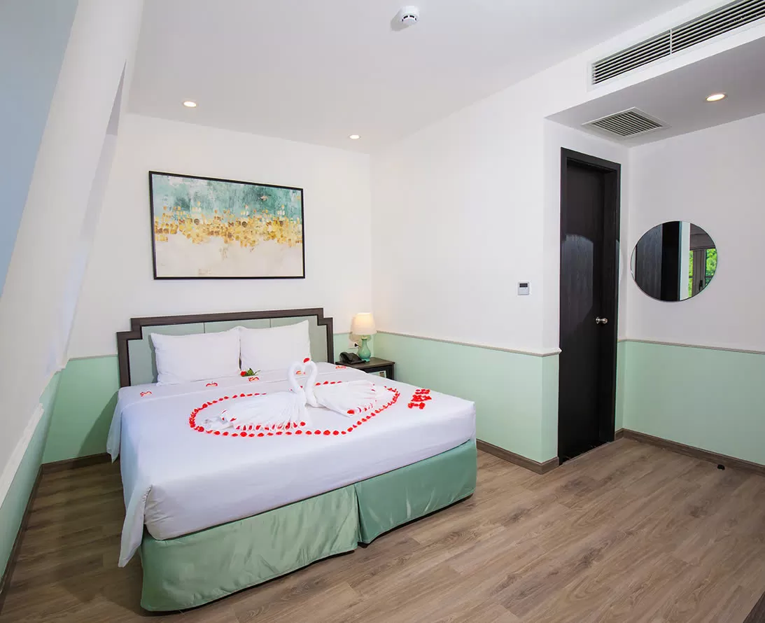 Combo 3N2Đ khách sạn 3 sao Paralia + Ăn sáng + phòng tiêu chuẩn
