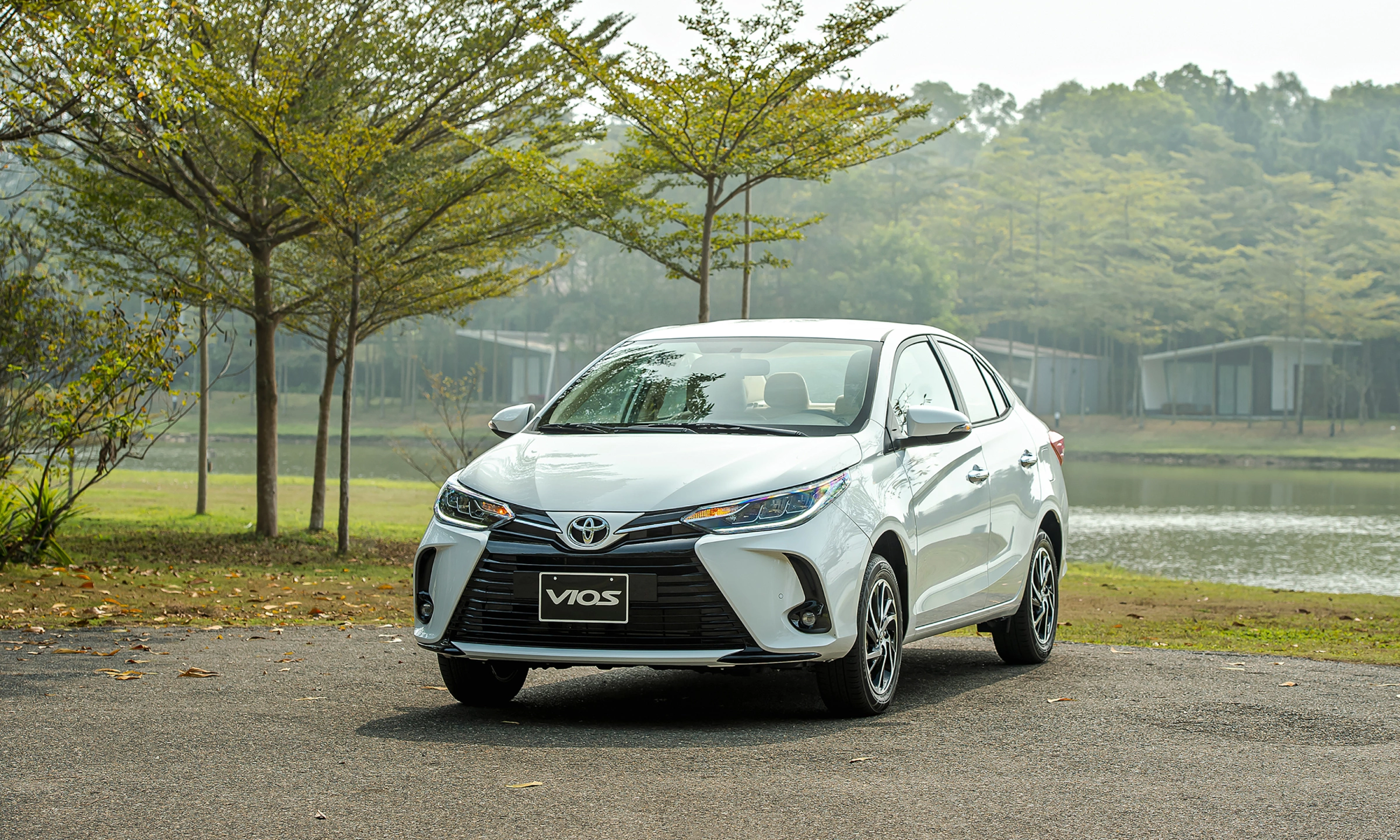 XE TỰ LÁI 5 CHỖ